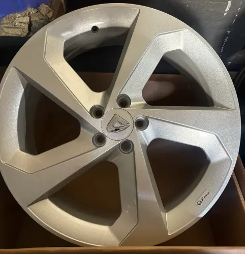 Rodas aro 18 Volcano (5x100)