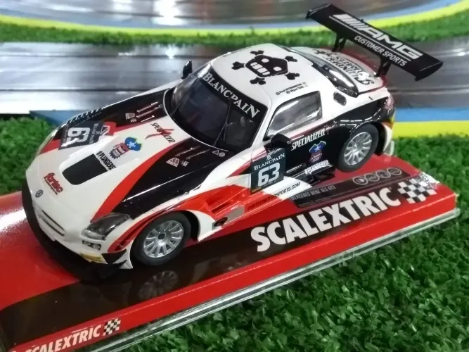 Carro de autorama Mercedes SLS Gt3