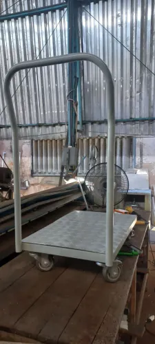 Carrinho plataforma compacto
