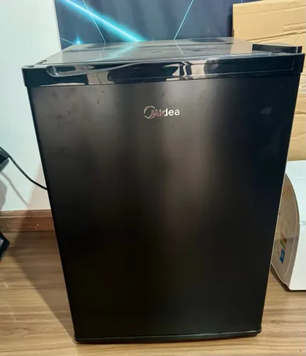 Frigobar Midea 67 Litros  - Preto
