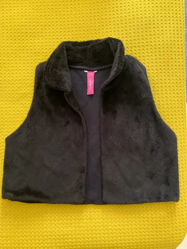Colete preto peludinho infantil