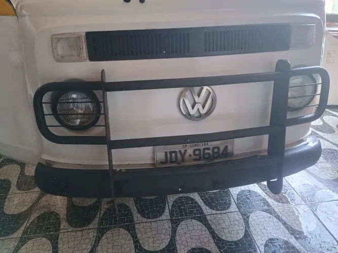 Grade dianteira da kombi