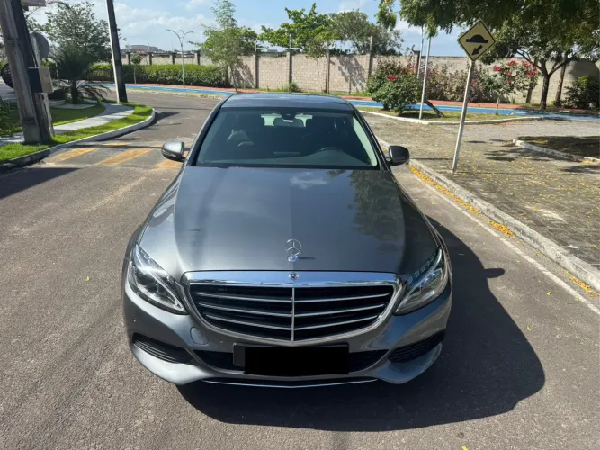 Mercedes-Benz C-180 2018 com 32 mil km 