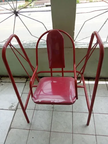 Cadeirinha Infantil Vermelha