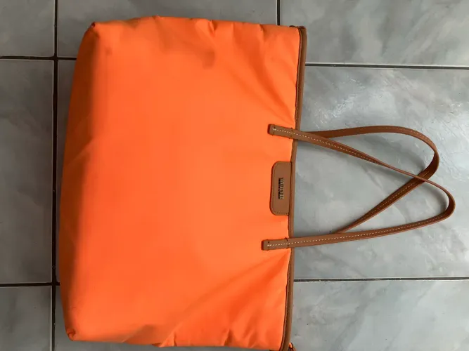 Bolsa feminina marca Santa Lola 