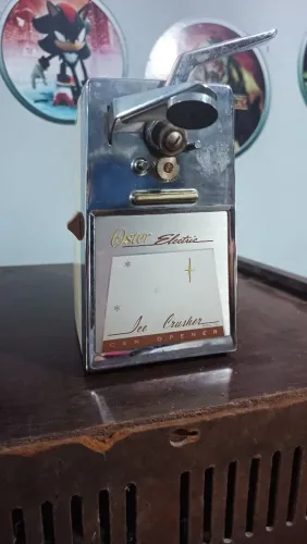 Abridor de latas e triturador de gelo Oster Electric