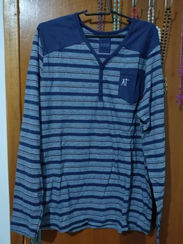 Camiseta manga longa listrada azul marca Atual tam P 52x70