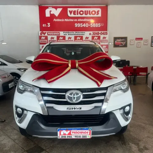 Toyota Hilux SW4 SRX 4X4 2.8 TDI 16V Dies. Aut. 2017