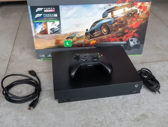 Xbox One X 1TB