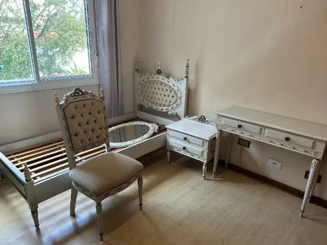 Moveis para quarto de menina estilo Luiz XV.