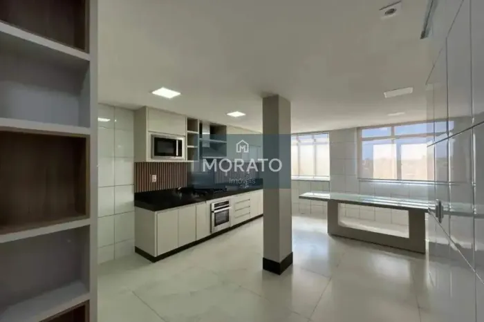Cobertura Tríplex com 3 quartos sendo 2 suítes com 3 vagas de garagem no bairro Eldorado.