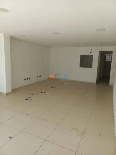 Casa comercial com sobrado para locação e venda no Centro de Macaé