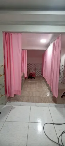 Espaço da mulher mobiliado com ar-condicionado.