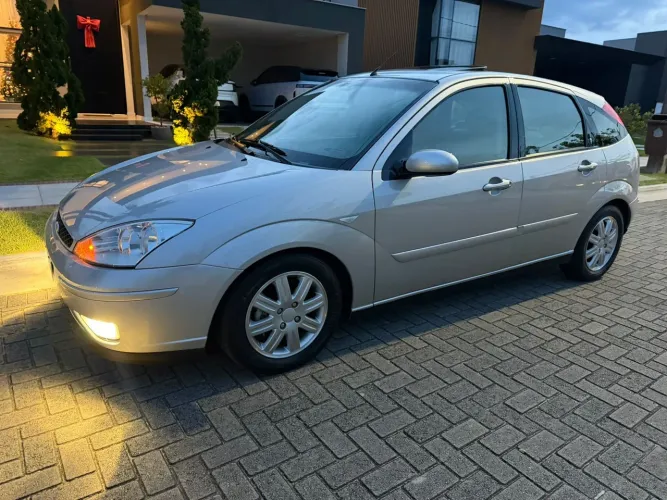Ford Focus Ghia/ XR 2.0 /ghia 2.0 16V Flex 5P 2007