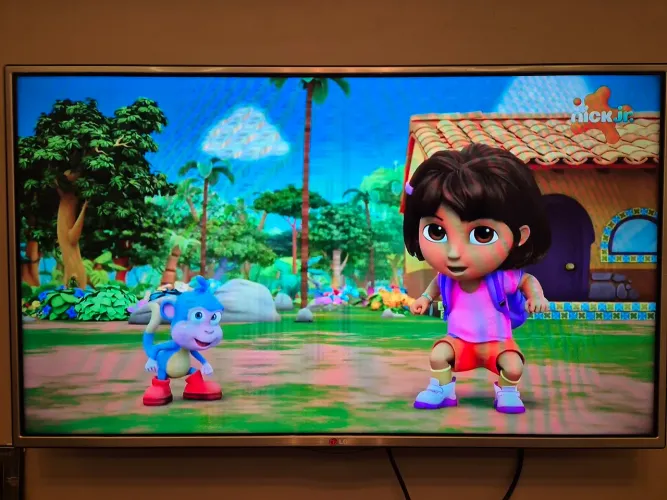 Vendo TV 42" LG COM DEFEITO