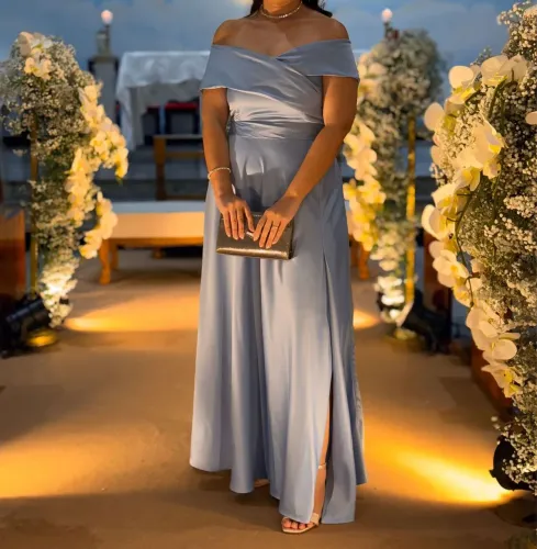 Roupa social - terno cinza médio e vestido azul claro