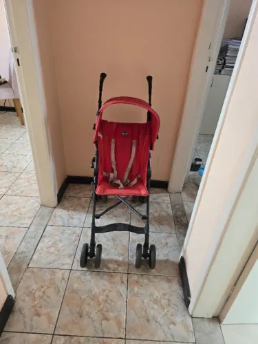 Carrinho de BB Tipo Guarda Chuvas CHICCO.