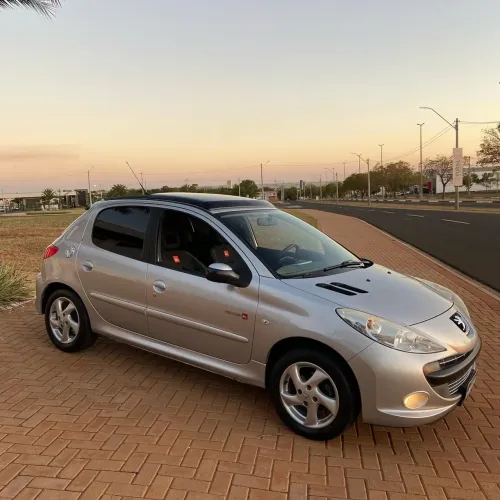 Peugeot 207 Quiksilver 1.4 Flex 8V 5P 2011