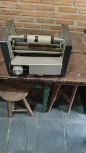 Máquina de implastifica