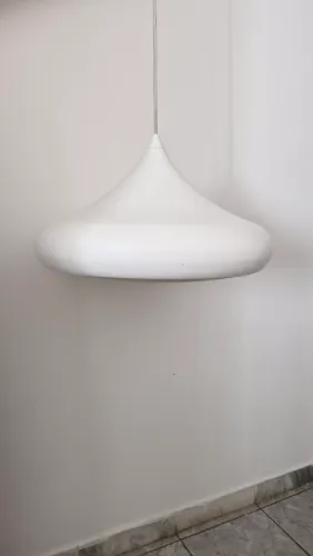 Lustre de cristal branco gelo