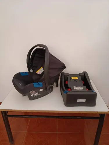 Bebê Conforto com base Burigotto Touring - seminovo