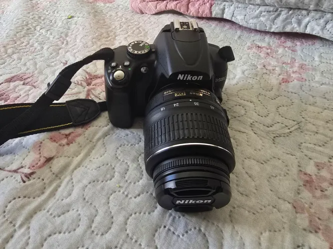 Nikon D5000 com lente 18-55 mm original - LIQUIDANDO