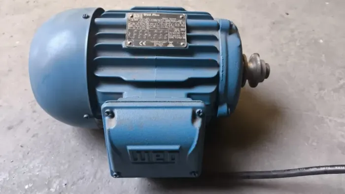 Motor Elétrico WEG 1CV 220/380V 8 Polos - 835 RPM Excelente Oportunidade