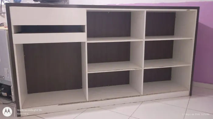 Vendo balcão de madeira super resistente.