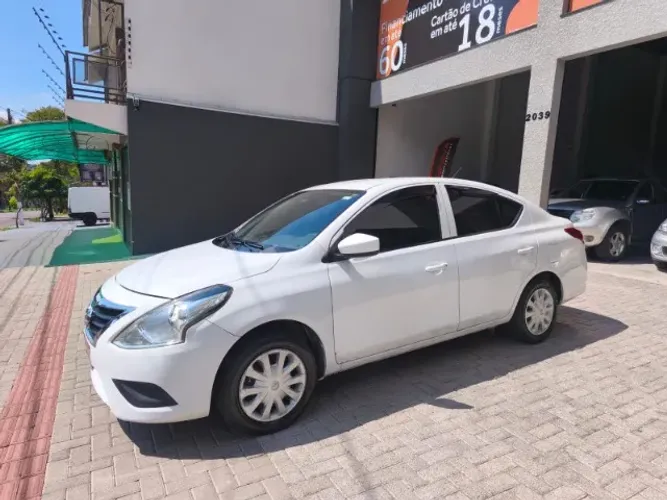Nissan Versa 1.0 12V Flexstart 4P Mec. 2016