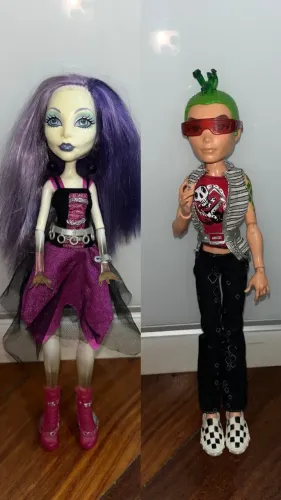 Bonecos original Monster High G1 - Spectra Vondergeist e Deuce Gorgon - Ghouls Alive