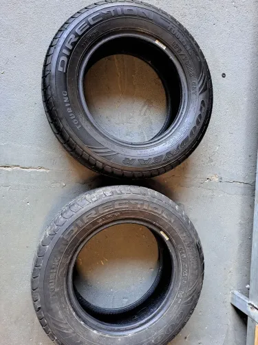 Par pneus Goodyear Direction Touring aro 13 175 70 