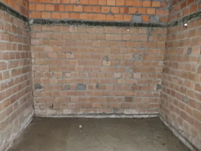 Pequeno sítio com uma casa 