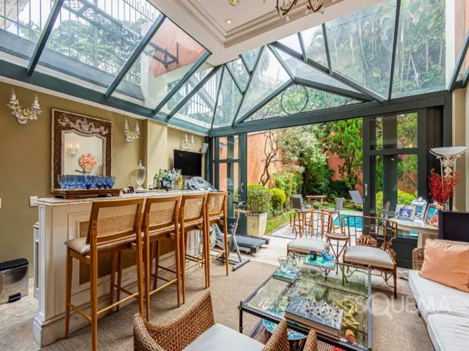 Casa com piscina aquecida na Cidade Jardim