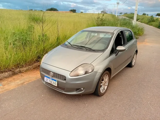 Fiat Punto Attractive Italia 1.4 F.flex 8V 5P 2012