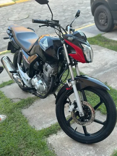 Vendo CG TITAN 2023/2024. 