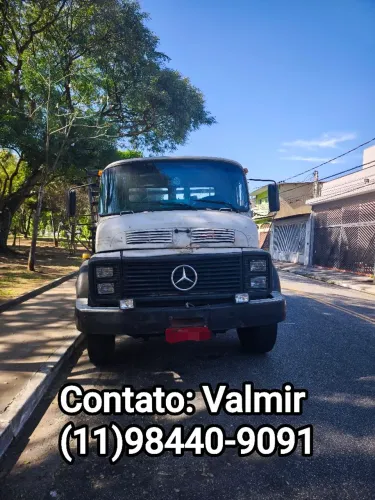 Caminhão Mercedes-Benz 1513