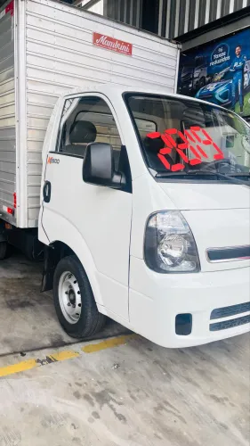 Kia bongo ano 2019 com baú