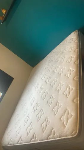 Colchão Queen molas ensacadas Umaflex
