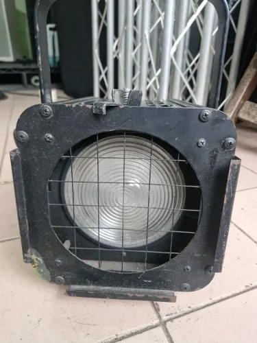Refletor Fresnel Dexel