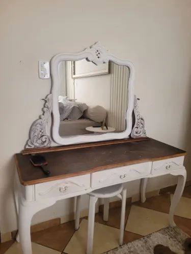 Vendo penteadeira retro de madeira maciça