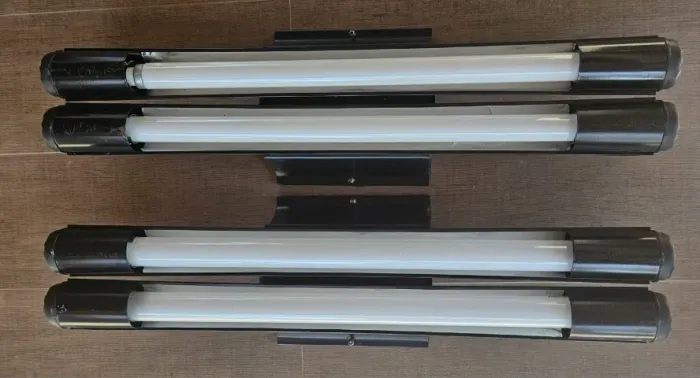 2 Conjuntos de Luminárias Fluorescentes usadas