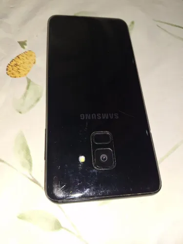 Celular com defeito