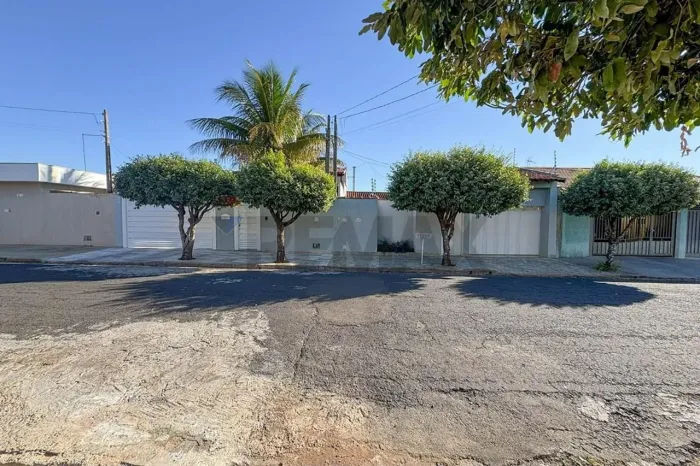 Sobrado com área de lazer anexa a venda - Jardim Grajaú - 4 quartos sendo 1 suíte
