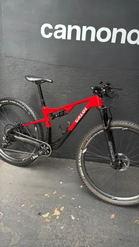Bicicleta Caloi Elite Carbon FS (SRAM GX)