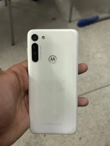 Moto g8