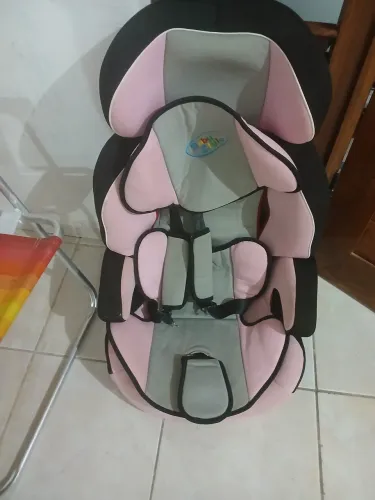 Vende se cadeira é assento para carro 