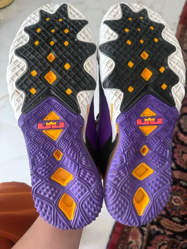 Nike LeBron 18 Low Terra - Lakers impecável !!!!