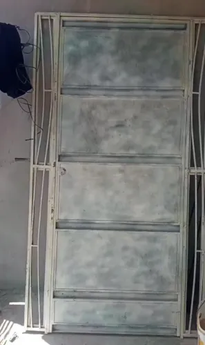PORTA DE FERRO 1.20 M X 2.10 M