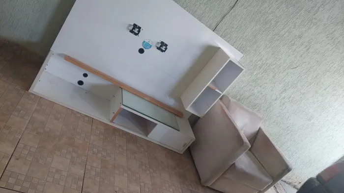Vendo tudo por 150 .um painel 1 poltro e 1 quadro