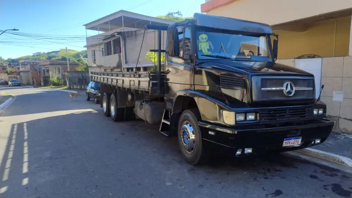 caminhão mb